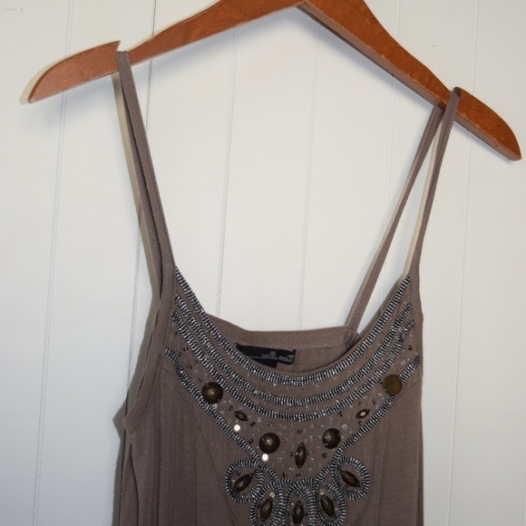 Cute cami with a built in bra - Picture 4 of 6